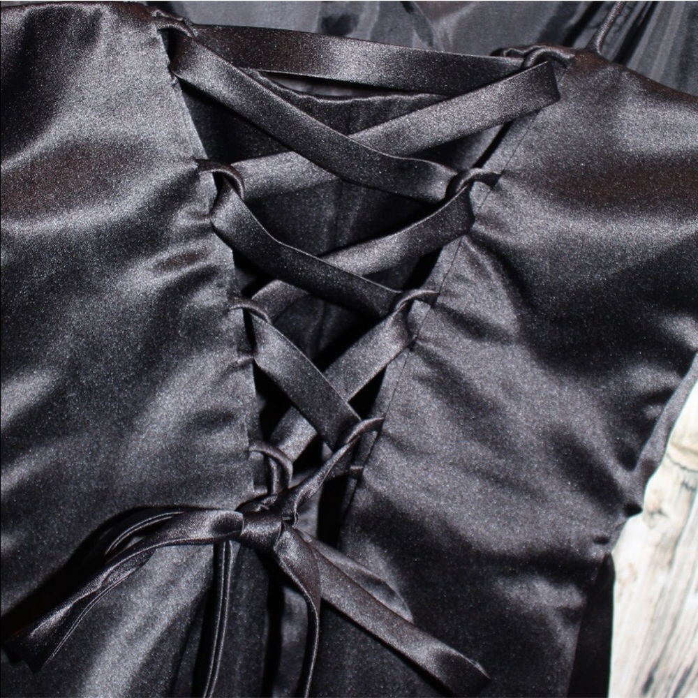 Black Dress - Picture 5 of 8